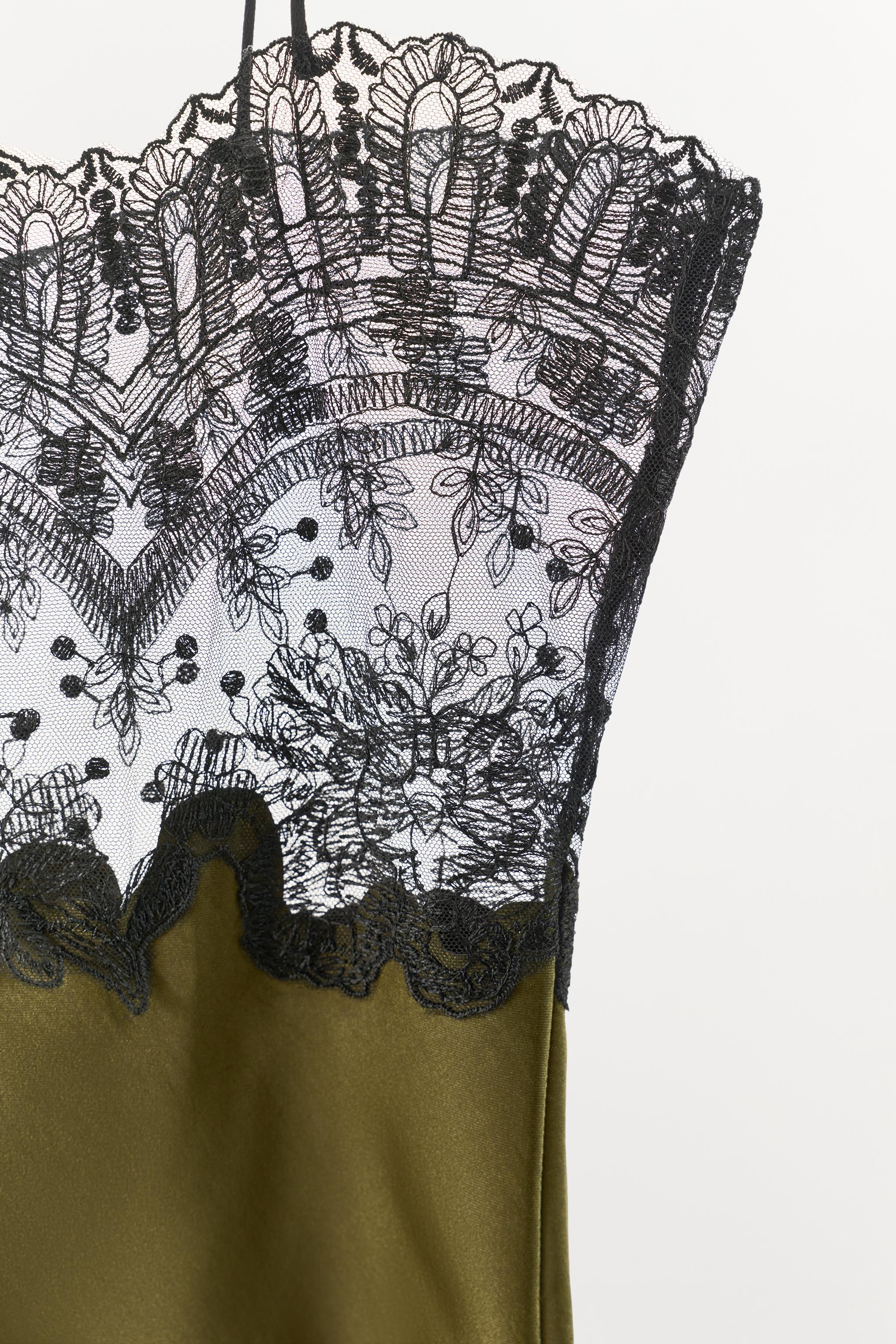 ROBE MIDI SATINÉE DENTELLE